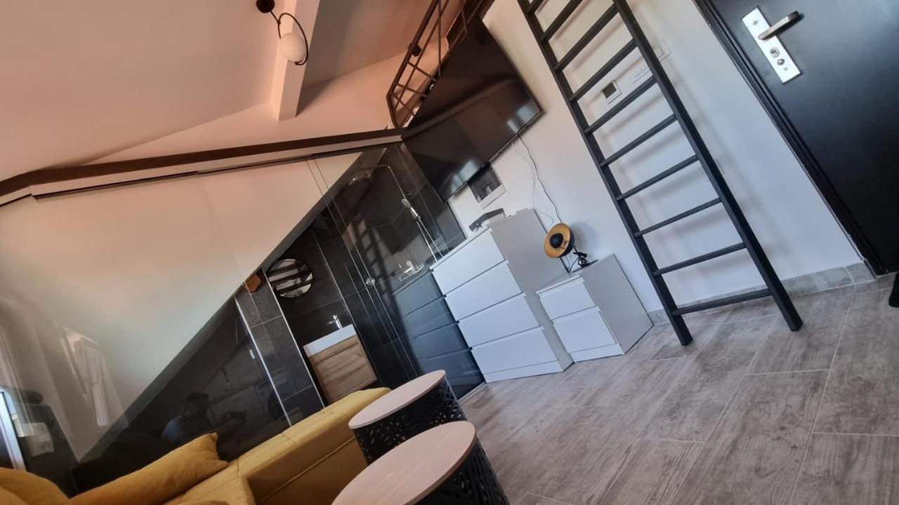 Steep-Climb Attic Studio W Floor Heating, Two Beds & 55" Tv Appartement Zagreb Buitenkant foto