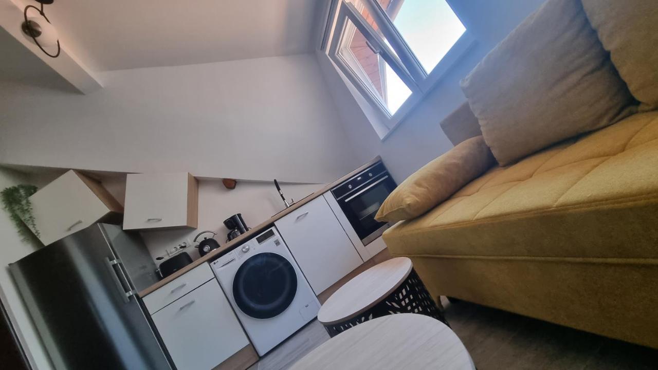 Steep-Climb Attic Studio W Floor Heating, Two Beds & 55" Tv Appartement Zagreb Buitenkant foto